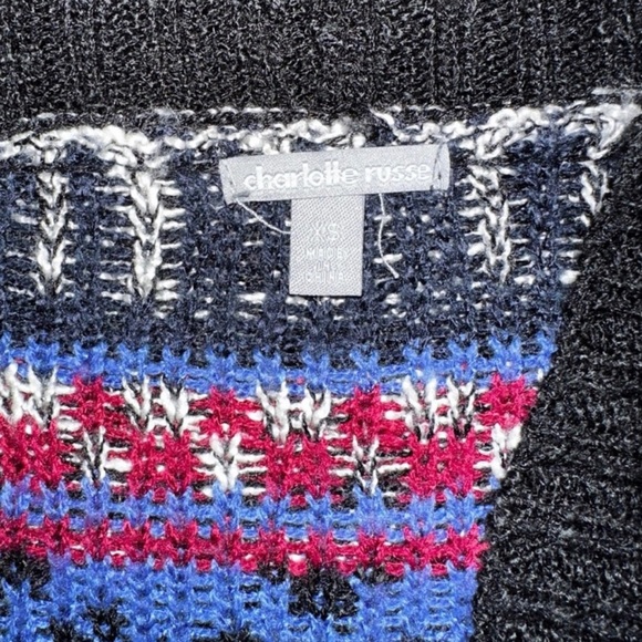 Cozy Patterned Sweater - Picture 4 of 6